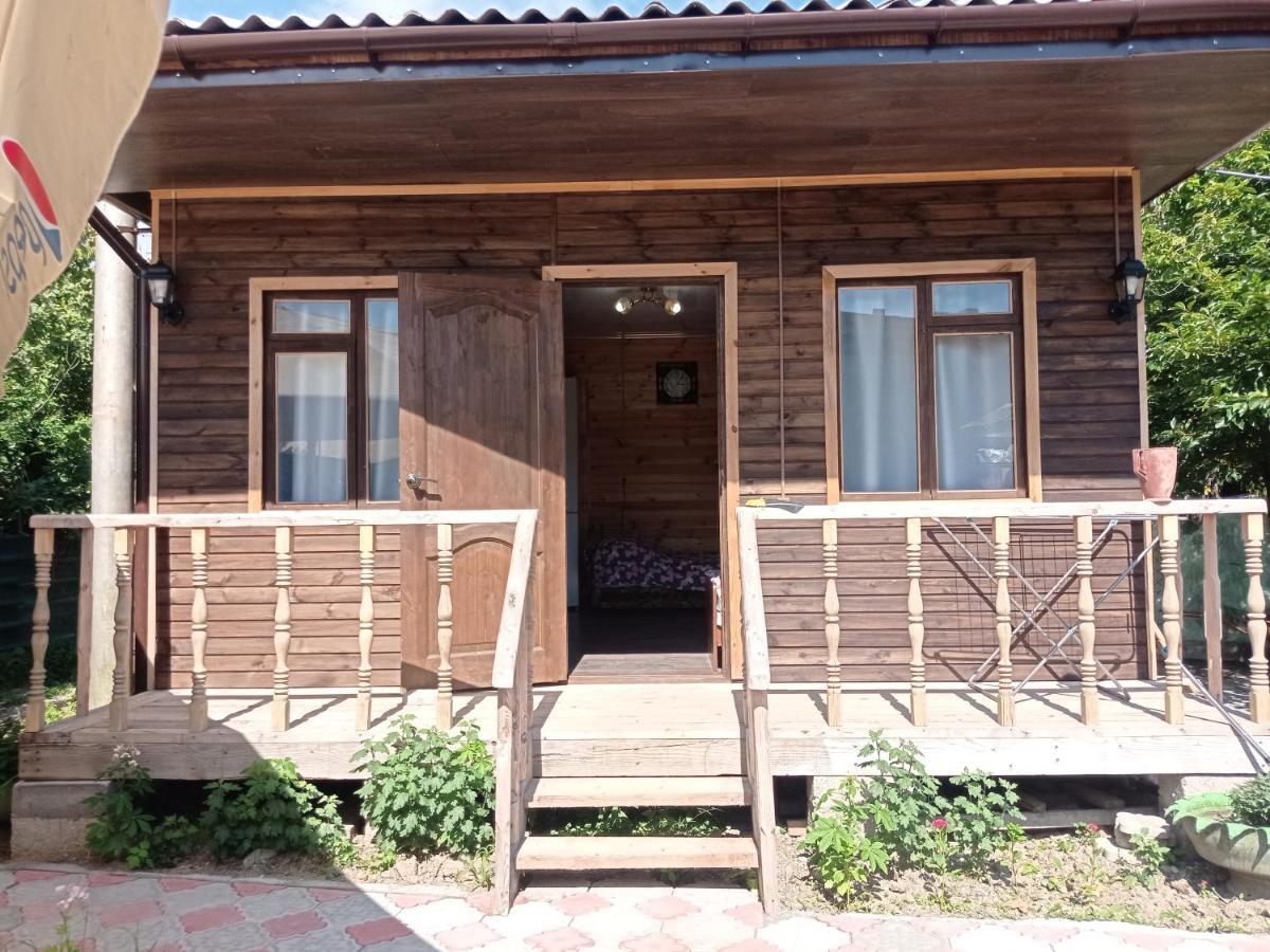 Домик Для Семьи Alakhadzi Exterior photo
